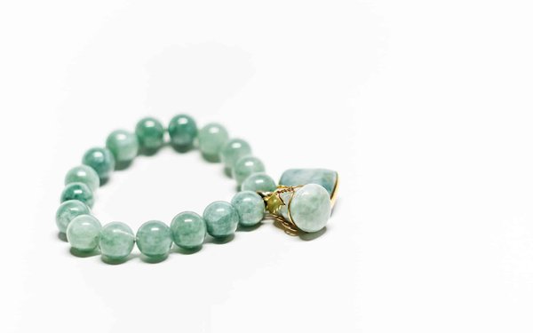 Bijoux artisanaux en pierres naturelles : créez votre style unique